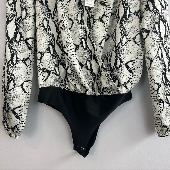 NWT BB Dakota Animal Print Satin Long Sleeve Cross Front Bodysuit Size Small - Picture 8 of 14